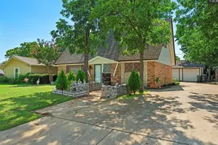 1404 Tatum Dr, Arlington, TX 76012 - Photo 3
