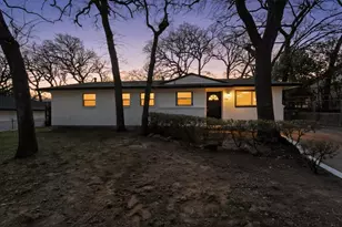 1900 Mimosa Dr, Arlington, TX 76012 - Photo 1