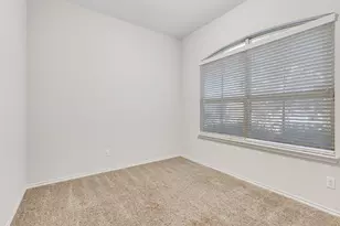 11332 Gold Canyon Dr, Fort Worth, TX 76052 - Photo 9