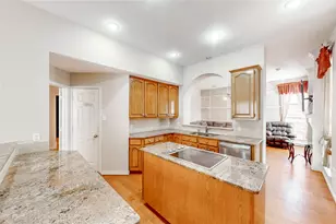 4650 Dusk Meadow Dr, Carrollton, TX 75010 - Photo 7