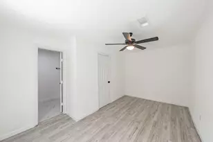 238 Briar Oaks Dr, Azle, TX 76020 - Photo 11