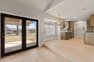 1613 Lamplighter Ln, Edgecliff Village, TX 76134 - Photo 9