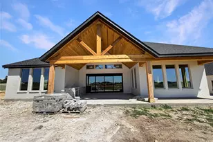 7435 S Aberdeen Dr, Cleburne, TX 76033 - Photo 5