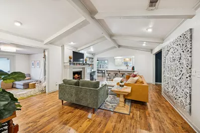 2704 Hunters Creek Drive, Plano, TX 75075 - Photo 5