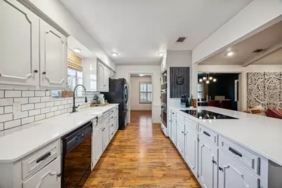 2704 Hunters Creek Drive, Plano, TX 75075 - Photo 7