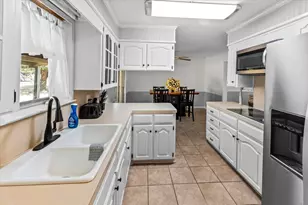 9313 Tree Lake Dr, Waco, TX 76708 - Photo 13