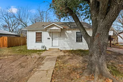803 E 14th Street, Bonham, TX 75418 - Photo 1