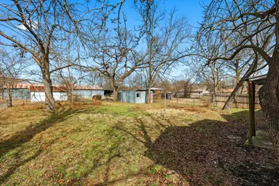 803 E 14th Street, Bonham, TX 75418 - Photo 21