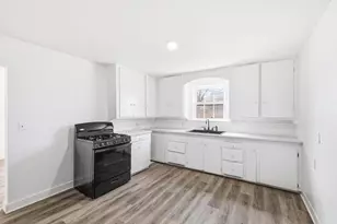 803 E 14th St, Bonham, TX 75418 - Photo 7