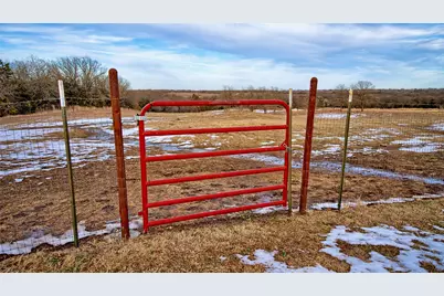 2168 Fruitland Road, Sunset, TX 76270 - Photo 33