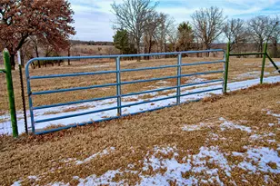 2168 Fruitland Rd, Sunset, TX 76270 - Photo 37
