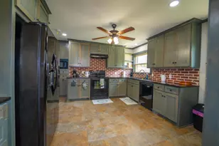 7816 Mary Frances Ln, North Richland Hills, TX 76180 - Photo 5