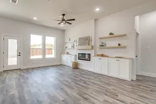 1406 Dorado Dr, Granbury, TX 76048 - Photo 7