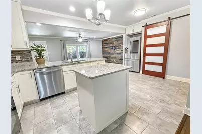 5709 N Schilder Drive, River Oaks, TX 76114 - Photo 11