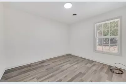 725 W Brock Street, Denison, TX 75020 - Photo 17