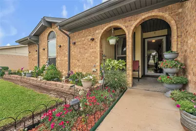 7613 Clover Lane, Watauga, TX 76148 - Photo 5