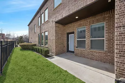 648 Courtyard Lane, Irving, TX 75039 - Photo 31