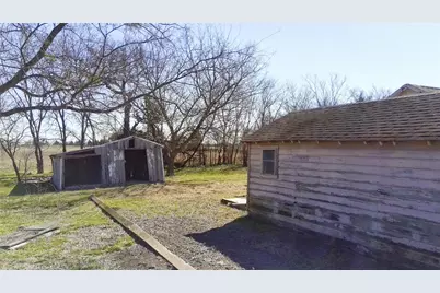 5957 Fm 512, Wolfe City, TX 75496 - Photo 7