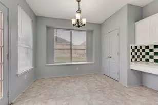 2830 Rochester Ct, Grand Prairie, TX 75052 - Photo 9