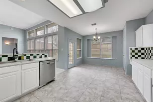 2830 Rochester Ct, Grand Prairie, TX 75052 - Photo 11