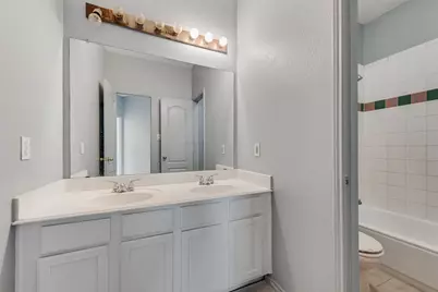 2830 Rochester Court, Grand Prairie, TX 75052 - Photo 13