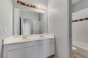 2830 Rochester Ct, Grand Prairie, TX 75052 - Photo 13