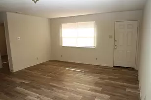 401 Hallvale Dr, Fort Worth, TX 76108 - Photo 3