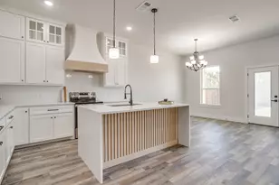 1406 Dorado Dr, Granbury, TX 76048 - Photo 15