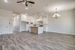 1406 Dorado Dr, Granbury, TX 76048 - Photo 9