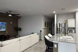 721 Whitecomb Ln, Justin, TX 76247 - Photo 5