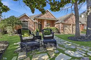 2211 Post Oak Cir, Corinth, TX 76210 - Photo 3