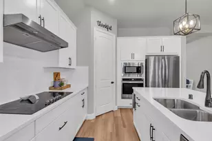 2105 Chapman Ln, Little Elm, TX 75068 - Photo 9