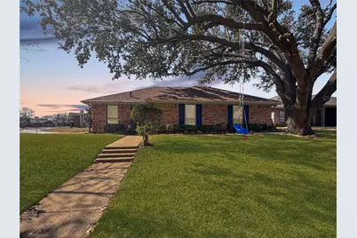 5216 Stagetrail Drive, Arlington, TX 76017 - Photo 1