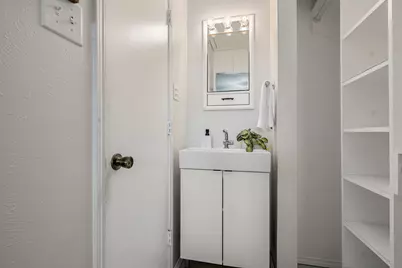 5505 Creek Valley Drive, Arlington, TX 76018 - Photo 13