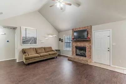 5008 Guadalupe Court, Granbury, TX 76048 - Photo 5