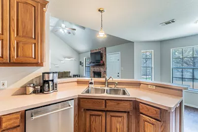 5008 Guadalupe Court, Granbury, TX 76048 - Photo 7