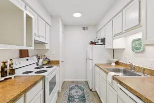 8109 Skillman St, Dallas, TX 75231 - Photo 13