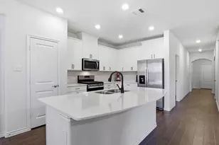 10313 Fountain Gate St, Aubrey, TX 76227 - Photo 5