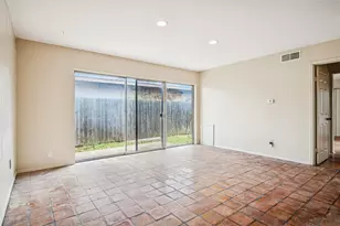 13416 Blossomheath Ln, Dallas, TX 75240 - Photo 5