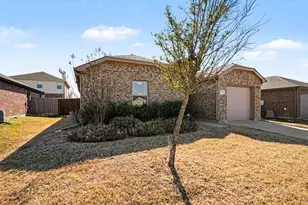 1421 Warringwood Dr, Greenville, TX 75402 - Photo 3