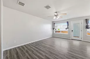 2316 Kingsway Dr, Arlington, TX 76012 - Photo 11