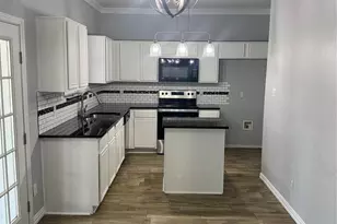 3035 Parkline Trail, Grand Prairie, TX 75052 - Photo 3