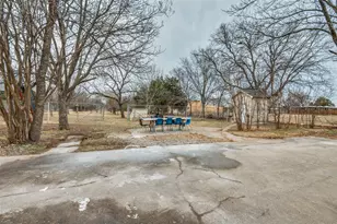 1326 Johns Ave, Lancaster, TX 75134 - Photo 23