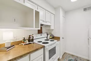 8109 Skillman St, Dallas, TX 75231 - Photo 11