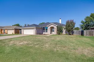 3004 Stroll Dr, Granbury, TX 76049 - Photo 1