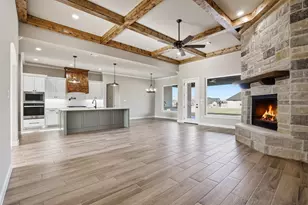 1101 Tremont Ln, Granbury, TX 76049 - Photo 7