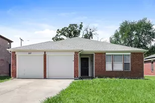 317 Oakhurst Dr, Seagoville, TX 75159 - Photo 1