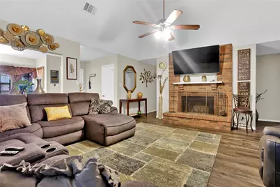 1036 Twin Falls Drive, DeSoto, TX 75115 - Photo 9