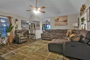 1036 Twin Falls Dr, DeSoto, TX 75115 - Photo 5