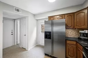 438 Moonlight Way, Irving, TX 75063 - Photo 11